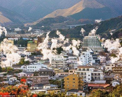 Thị trấn 'sôi sùng sục' ở Nhật Bản