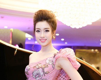 Hoa hậu Mỹ Linh khoe đường cong cơ thể gợi cảm, đẹp đến ngỡ ngàng