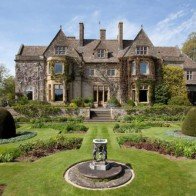 Choáng với biệt thự đủ xây 380 sân bóng của vợ chồng Beckham