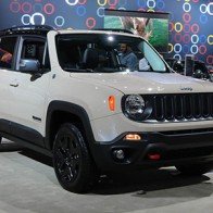 Renegade Deserthawk: Bản crossover đặc biệt của Jeep