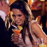 Tại sao đàn ông đã kết hôn vẫn tán tỉnh phụ nữ khác