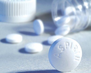 Vì sao không được cho trẻ uống aspirin?
