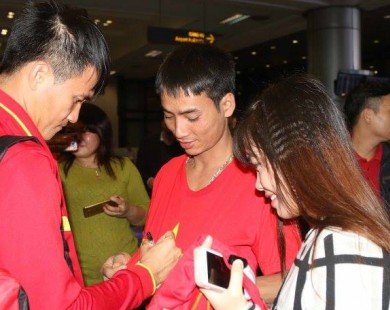 ĐT Việt Nam đã có mặt trở lại Hà Nội, chuẩn bị cho trận tái đấu với Indonesia