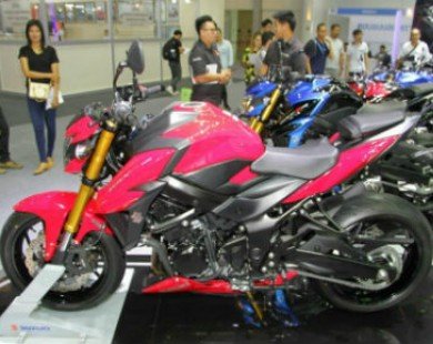 Suzuki GSX-S750 giá 220 triệu đồng, đối đầu Yamaha MT-07