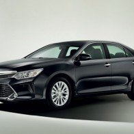 Toyota Camry tại Việt Nam được nâng cấp nhẹ, giá giảm