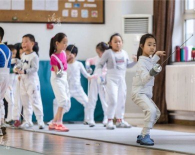 Trẻ Trung Quốc quá tải với các hoạt động ngoại khóa