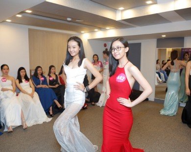 Hé lộ hậu trường thử trang phục dạ hội của Top 30 cuộc thi  “Nữ sinh viên Việt Nam duyên dáng 2016”