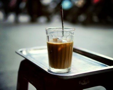 Có nên tặng khách cốc cà phê miễn phí khi voucher hết hạn?