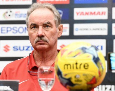 Chung kết AFF Cup 2016: Riedl tự tin, Kiatisak thận trọng