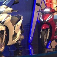 Honda trình làng SH300i ABS giá ngất ngưởng
