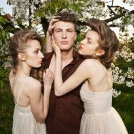 Đo độ trăng hoa của 12 chòm sao nam