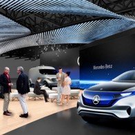 Mercedes sẽ ra mắt xe Concept EQ và Vision Van tại CES 2017