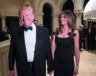 Giới thời trang Mỹ tranh cãi về chuyện ăn mặc của vợ Donald Trump