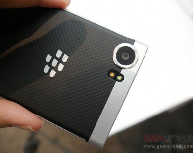 Trên tay BlackBerry Mercury thiết kế đẹp, bàn phím vật lý
