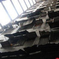Tháo dỡ khẩn cấp 3 chung cư cũ tại trung tâm TP.HCM