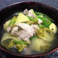 Lạ miệng với sườn non nấu cải chua