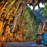 Khám phá hang động Batu huyền bí