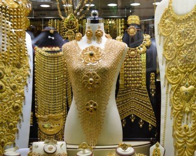 Chênh lệch với vàng thế giới giảm xuống dưới 4 triệu đồng mỗi lượng