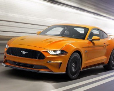 Ford Mustang 2018: Thiết kế mới, hộp số 10 cấp
