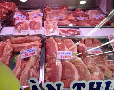 Nghịch lý: Bán 1kg lợn hơi không mua nổi cân rau cải thảo, nhưng thịt ở chợ, siêu thị vẫn cao chót vót