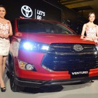 Ra mắt Toyota Innova Venturer giá từ 653 triệu đồng