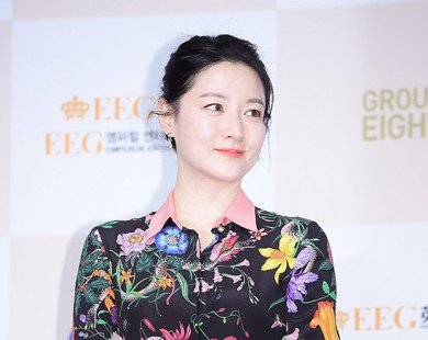 'Nàng Dae Jang Geum' Lee Young Ae đẹp không tỳ vết sánh đôi bên Song Seung Hun