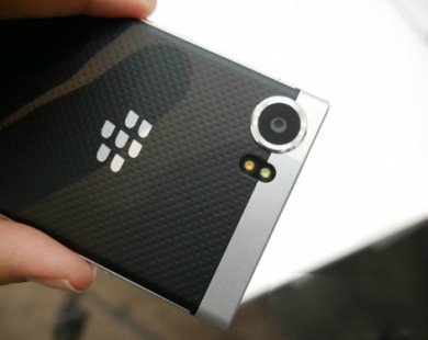 Lộ thông số camera sau của BlackBerry Mercury
