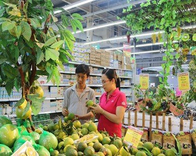 TP.HCM: Giá trái cây tăng cao do khan hiếm sau Tết