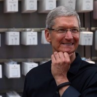 Tim Cook sắp mang hàng tỉ USD của Apple về Mỹ