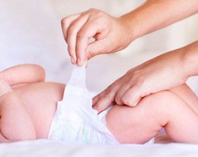 Chăm sóc con gái không cẩn thận, mẹ có thể khiến bé viêm nhiễm vùng kín từ khi sơ sinh