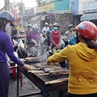 Hàng ngàn con cá lóc “xuất xưởng” trong ngày vía Thần Tài