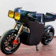 Soi "cú đêm" cực ngầu Ducati 750 F1