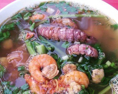 Những món ngon, rẻ trên phố ăn vặt Quang Trung