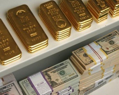 Giá vàng thế giới chịu sức ép trước sự tăng giá của đồng USD