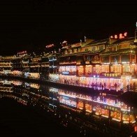 Phượng Hoàng cổ trấn lung linh sắc màu