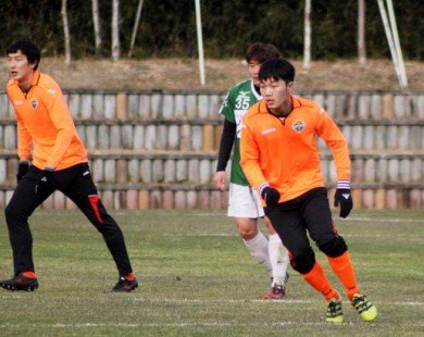 Xuân Trường đá chính, Gangwon FC nhận kết quả bất ngờ trước đội hạng 3