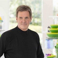 CEO Tupperware: Thành tỷ phú nhờ cột mốc tuổi 17