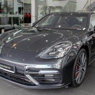 Porsche Panamera Turbo giá 12 tỷ đồng tại Việt Nam