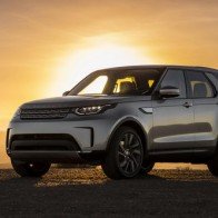 Land Rover Discovery 2017 có giá từ 1,2 tỷ đồng