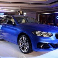 BMW ra xe "bình dân" giá từ 678 triệu đồng