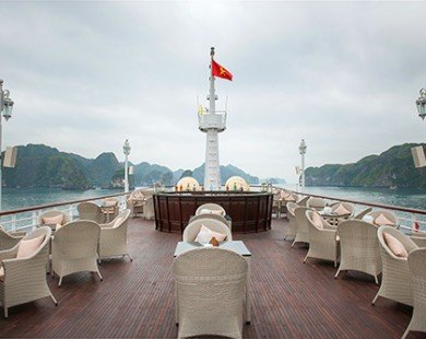 Cùng nhìn ngắm những bức hình hiếm hoi của du thuyền Paradise Elegance đẳng cấp nhất vịnh Hạ Long
