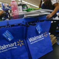 Wal-Mart "rượt đuổi" thương mại điện tử