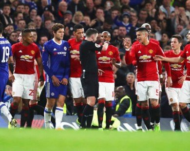M.U tiếp tục “gặp hoạ” vì sự cố ở trận gặp Chelsea