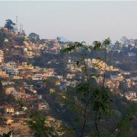 Almora - Cuộc đuổi bắt giữa sương và mây