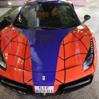 Siêu xe Ferrari 488 GTB khoác áo Người nhện tại Sài Gòn