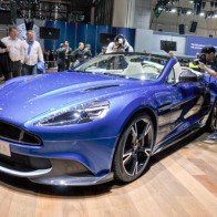 Aston Martin Vanquish S Volante 2018 giá 7,1 tỷ đồng