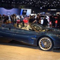 Cận cảnh siêu xe "hàng độc" Pagani Huayra Roadster