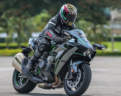 Kawasaki Ninja H2 giá hơn 1 tỷ đồng