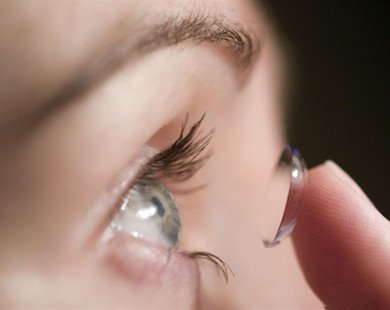 An toàn vệ sinh cho mắt khi làm đẹp bằng kính áp tròng