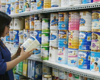 Hai DN thông báo giảm 3-10% giá sữa
